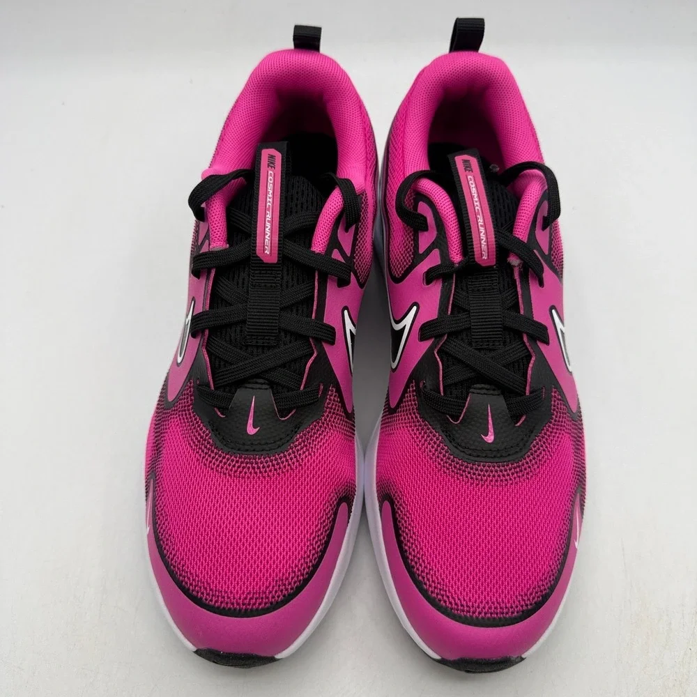 Nike cosmic runner